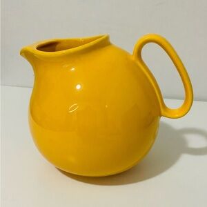 Waechtersbach . VIBRANT YELLOW TIPPED BALL PITCHER 🌼